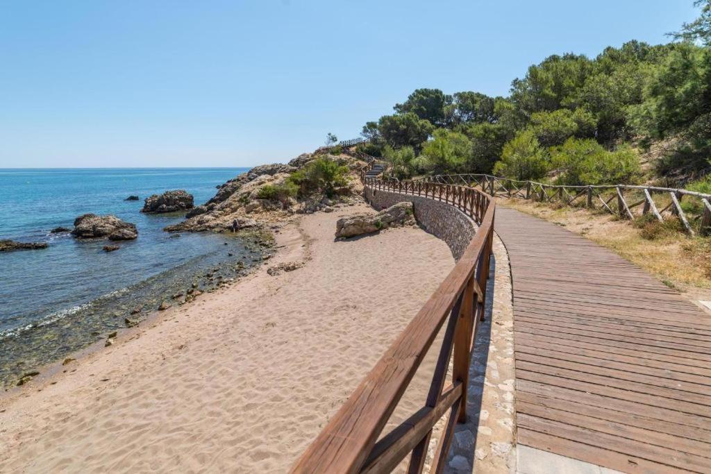 Apartamento Cala Montgo L' Escala Екстериор снимка