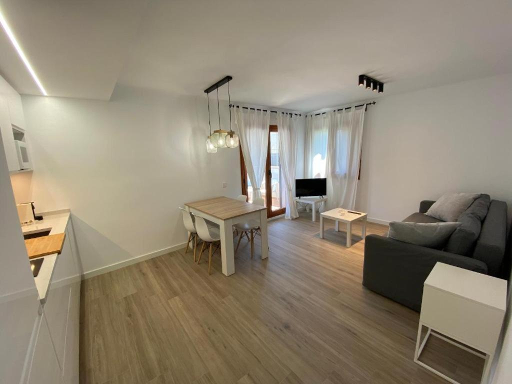 Apartamento Cala Montgo L' Escala Екстериор снимка