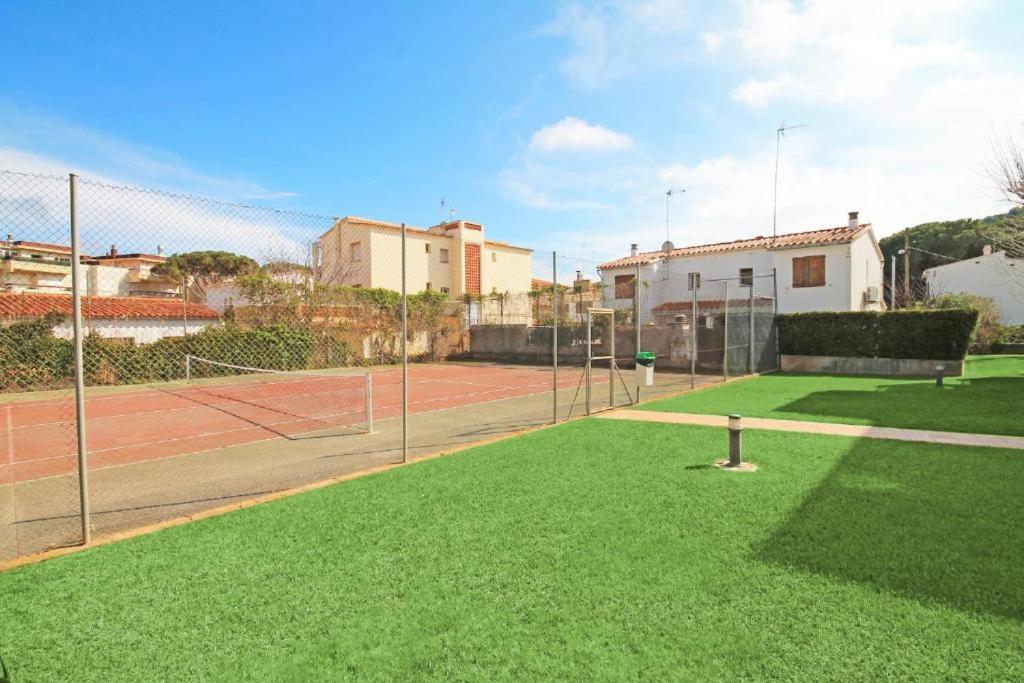 Apartamento Cala Montgo L' Escala Екстериор снимка